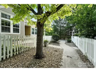 Photo #4: 1040340 Listing