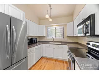 Photo #6: 1040344 Listing