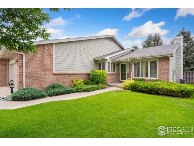 MLS: 1040367 Condo For Sale