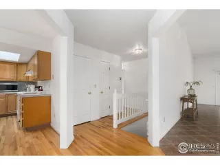 Photo #4: 1040367 Listing