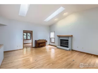 Photo #3: 1040384 Listing