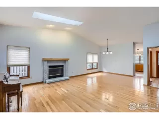 Photo #5: 1040384 Listing