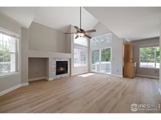 Photo #6: 1040385 Listing