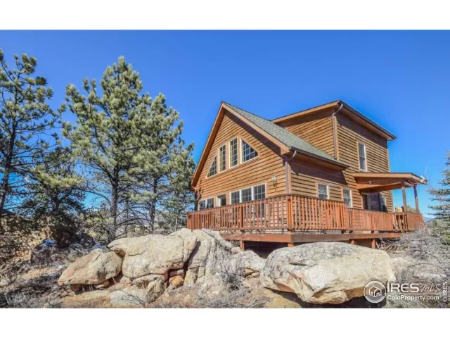 MLS: 1040405 Condo For Sale