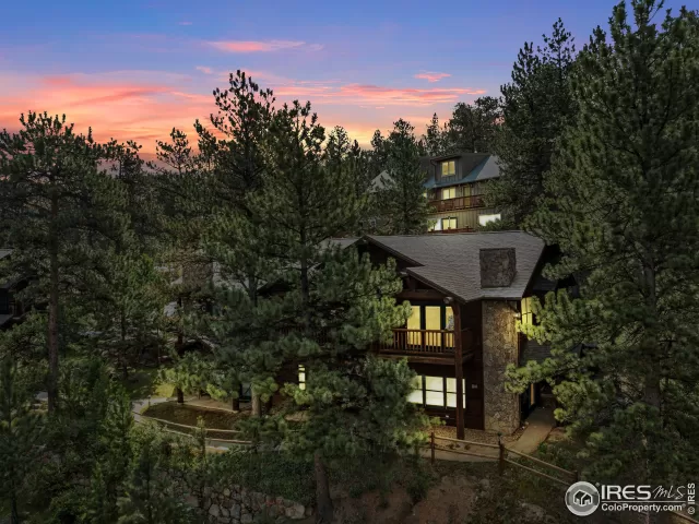 MLS: 1040424 Condo For Sale