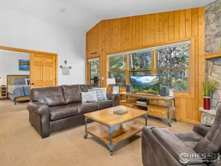 Photo #3: 1040424 Listing