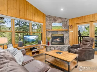 Photo #4: 1040424 Listing