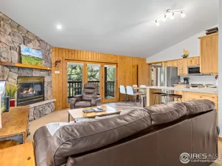 Photo #5: 1040424 Listing