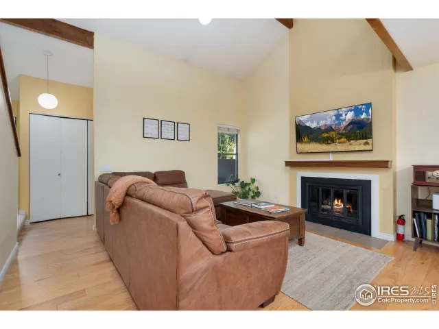 MLS: 1040441 Condo For Sale