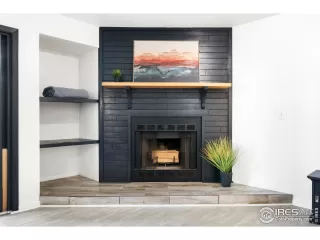 Photo #2: 1040453 Listing