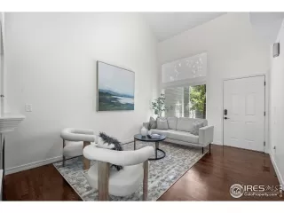 Photo #3: 1040539 Listing