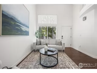 Photo #4: 1040539 Listing