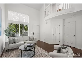 Photo #5: 1040539 Listing