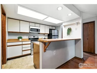 Photo #4: 1040607 Listing