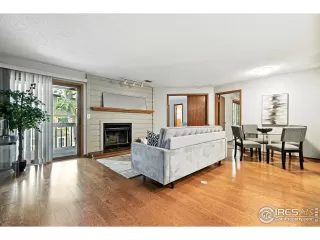 Photo #6: 1040607 Listing