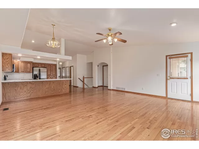 MLS: 1040707 Condo For Sale