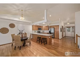 Photo #6: 1040707 Listing