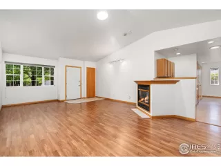 Photo #2: 1040865 Listing