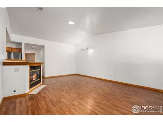 Photo #4: 1040865 Listing