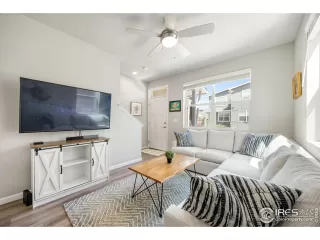 Photo #4: 1040874 Listing