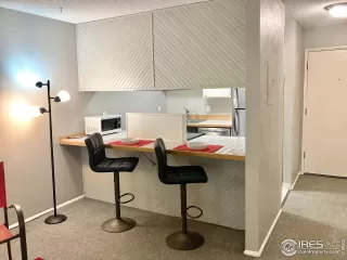 Photo #4: 1040882 Listing