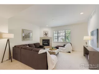 Photo #3: 1040895 Listing