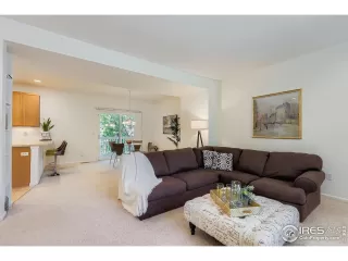 Photo #5: 1040895 Listing