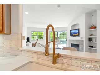 Photo #6: 1040933 Listing 