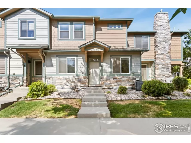 MLS: 1040948 Condo For Sale