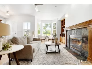 Photo #2: 1041011 Listing