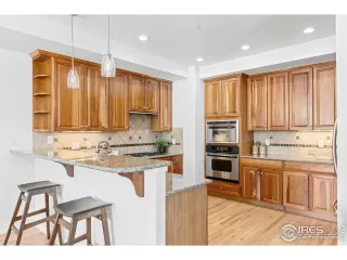 Photo #5: 1041011 Listing