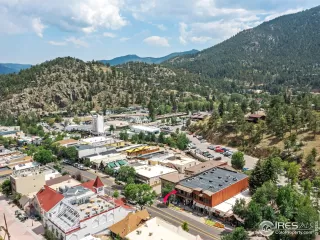 Photo #3: 1041018 Listing