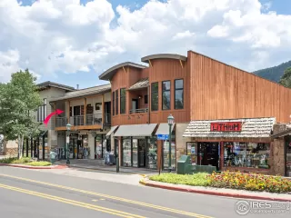 Photo #6: 1041018 Listing