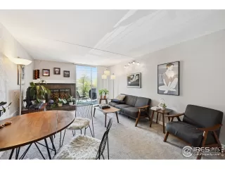 Photo #5: 1041027 Listing