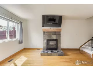 Photo #5: 1041093 Listing