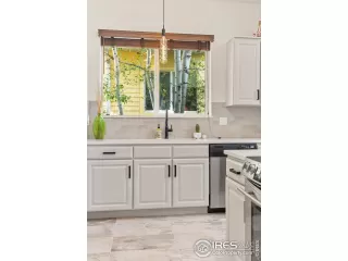 Photo #4: 1041186 Listing 