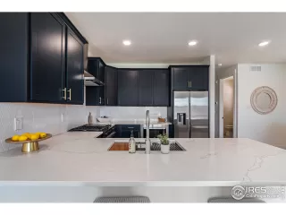 Photo #4: 1041232 Listing