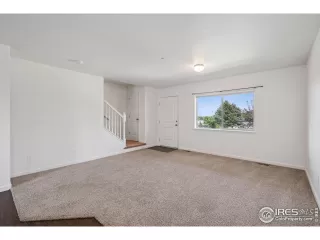 Photo #5: 1041266 Listing 