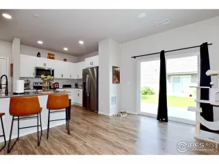 Photo #3: 1041305 Listing