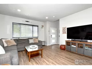 Photo #6: 1041305 Listing