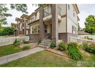 Photo #2: 1041365 Listing