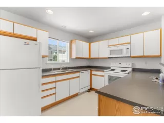 Photo #6: 1041396 Listing