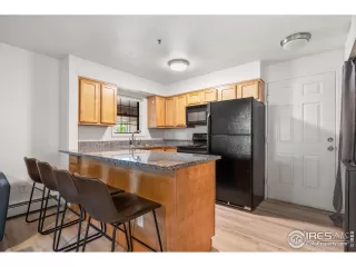 Photo #2: 1041412 Listing