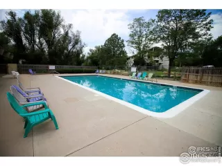 Photo #6: 1041461 Listing