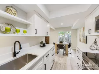 Photo #2: 1041485 Listing