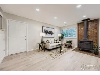 Photo #3: 1041485 Listing