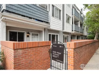 Photo #3: 1041503 Listing