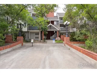 Photo #4: 1041503 Listing