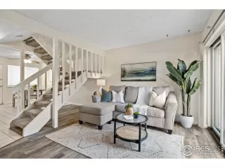 Photo #1: 1041566 Listing