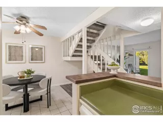 Photo #4: 1041566 Listing